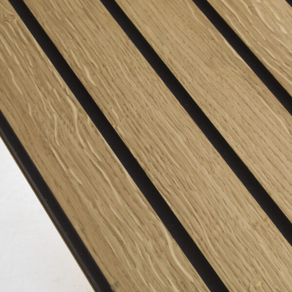 lamel-scienny-panel-premium-DC10-50-2750x310x12 Panel scienny firmy wood-decor do zamontowania na ścianie i suficie.Panel scienny pokryty fornirem naturalnym dąb.Panel ścienny zabezpieczony bezbarwną powłoką lakieru wodnego.